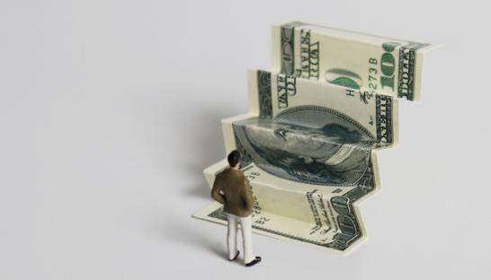 Four steps for B2B companies to implement price adjustments