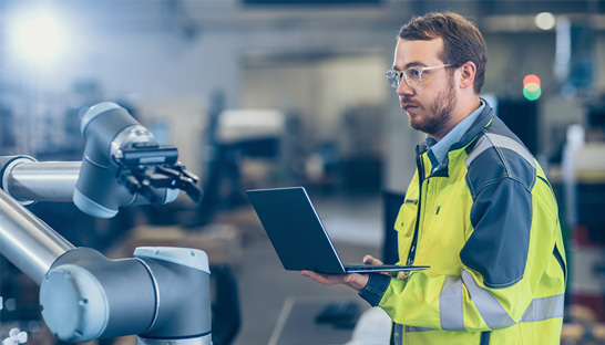 Leadership in Industry 4.0 is about machines and people